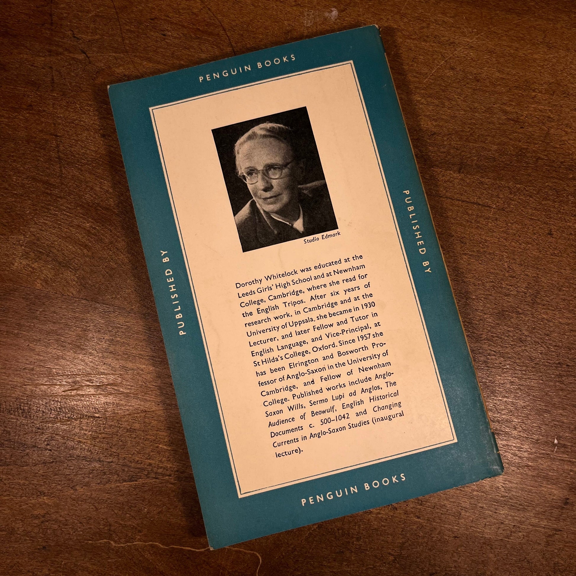 The Pelican History of England: The Beginnings of English Society (The Anglo-Saxon Period) by Doris M. Stenton (1959) Vintage Paperback Book