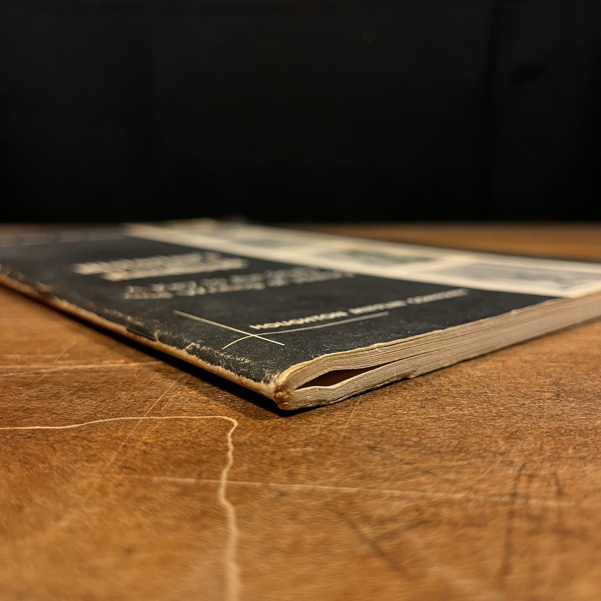 Historian’s Handbook: A Key to the Study and Writing of History by Wood Gray and others (1959) Vintage Softcover Book