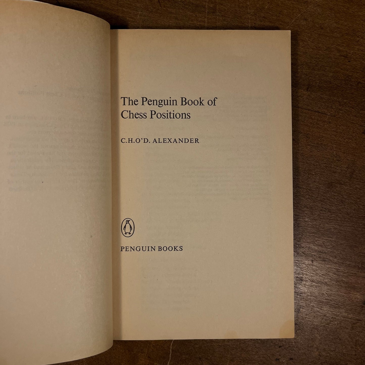 The Chess Artist (2003) and The Penguin Book of Chess Positions (1973) Vintage Book Collection