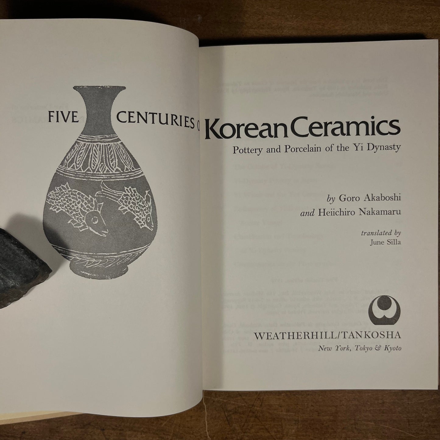 First Printing - Five Centuries of Korean Ceramics: Pottery and Porcelain of the Yi Dynasty by G. Akaboshi and H. Nakamaru (1975) Hardcover