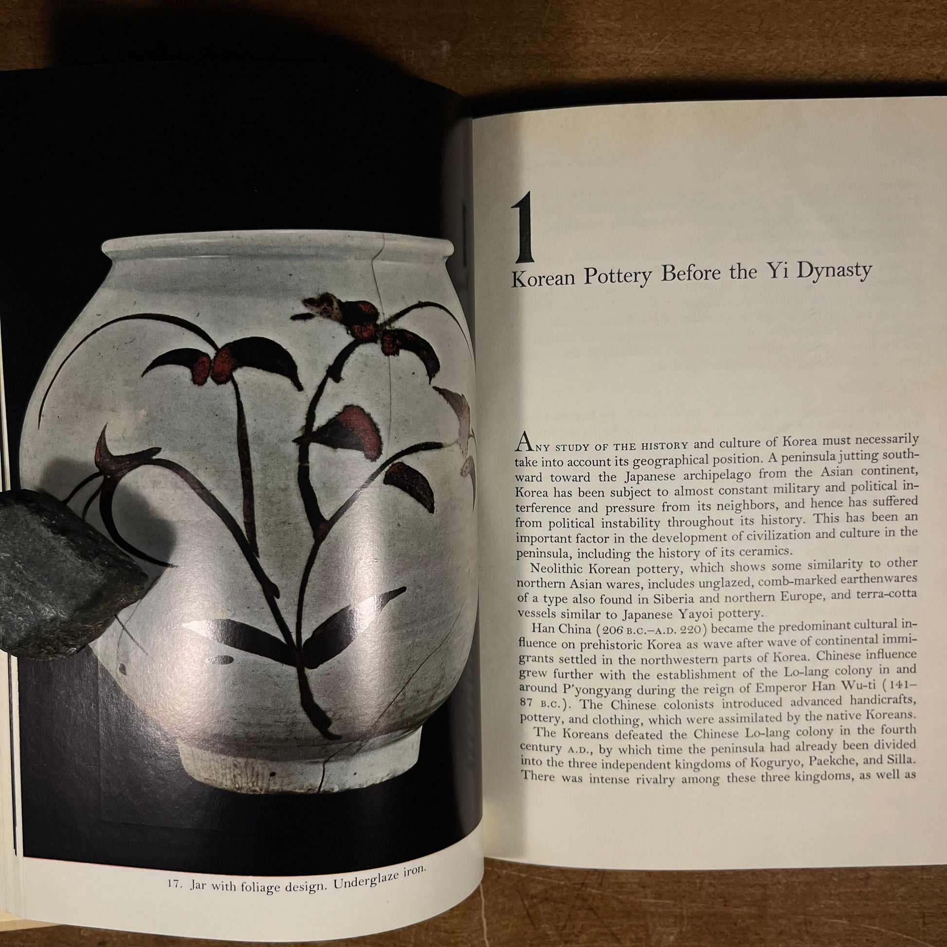 First Printing - Five Centuries of Korean Ceramics: Pottery and Porcelain of the Yi Dynasty by G. Akaboshi and H. Nakamaru (1975) Hardcover