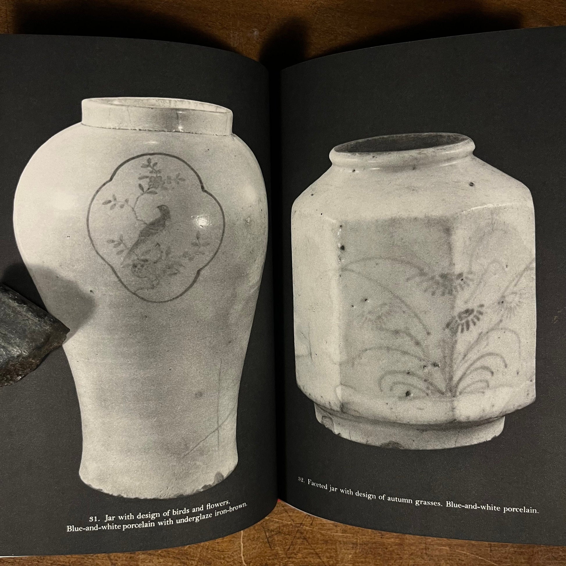 First Printing - Five Centuries of Korean Ceramics: Pottery and Porcelain of the Yi Dynasty by G. Akaboshi and H. Nakamaru (1975) Hardcover