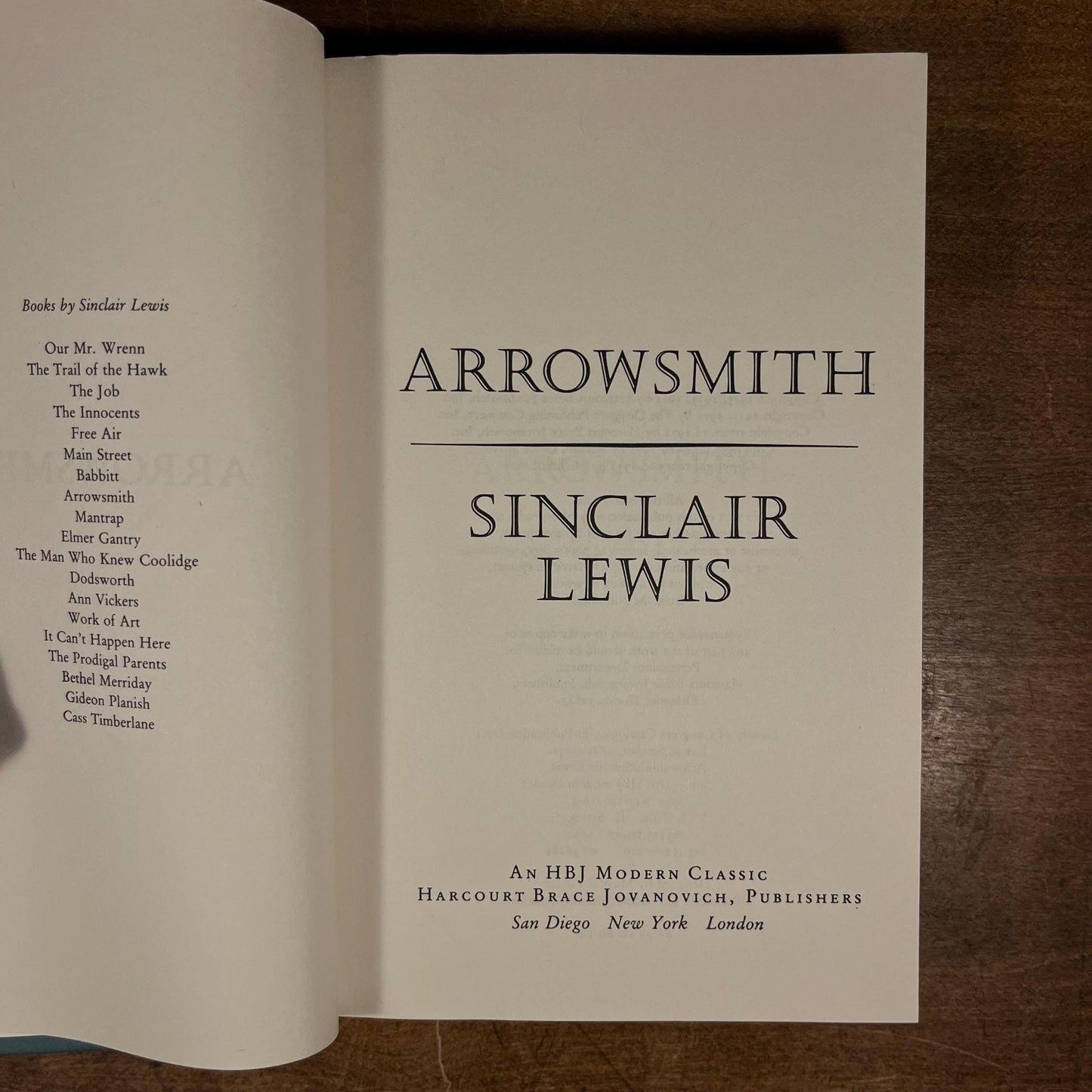 Arrowsmith by Sinclair Lewis (1990) Vintage Hardcover Book