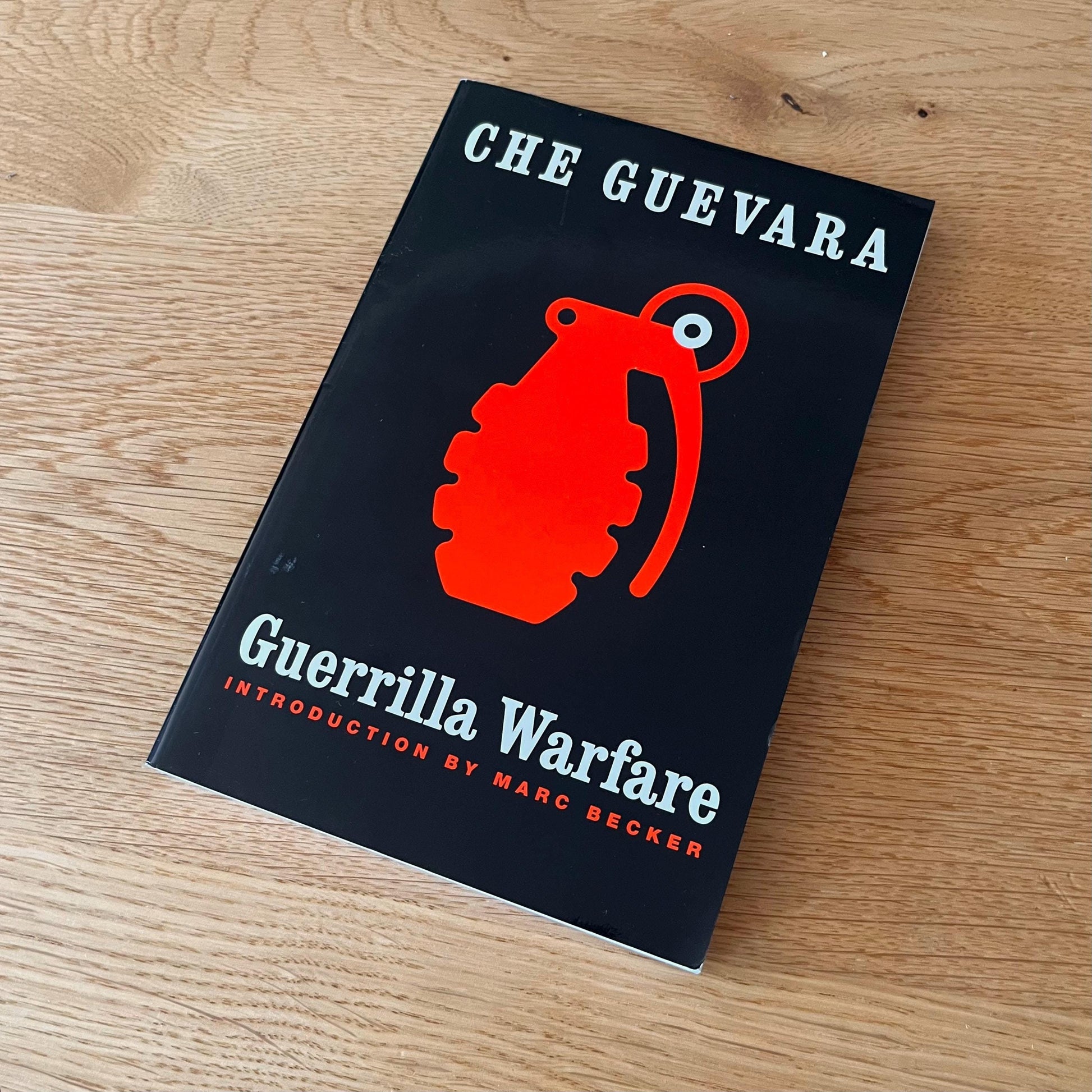 Guerrilla Warfare by Che Guevara (1998) Vintage Paperback Book