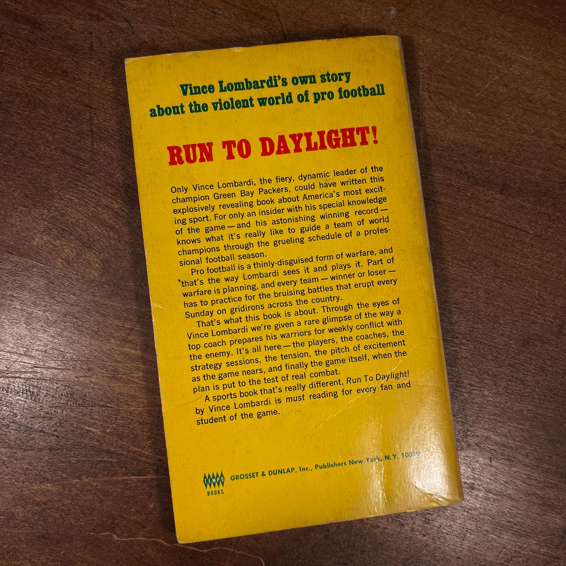 Run to Daylight by Vinca Lombardi (1968) Vintage Paperback Book