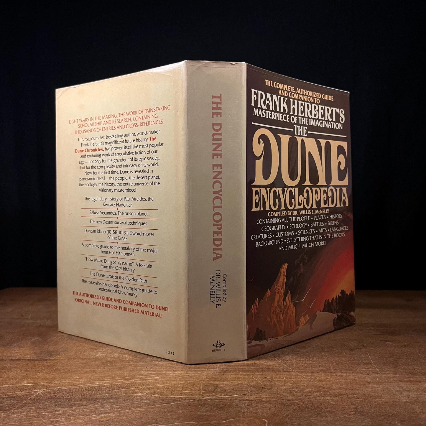 The Dune Encyclopedia compiled by Willis E. McNelly (1984) Vintage Hardcover Book