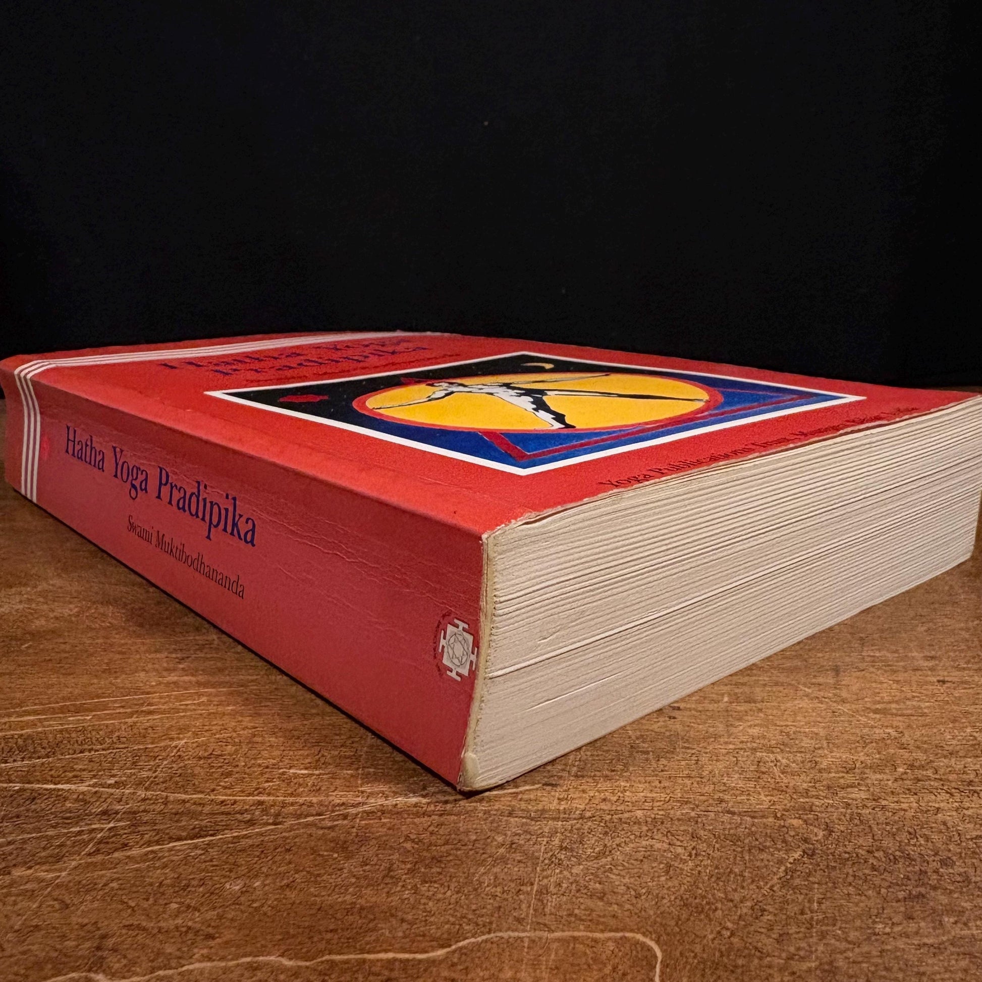 Hatha Yoga Pradipika: Light on Hatha Yoga / Swami Muktibodhananda (2001) Vintage Paperback Book