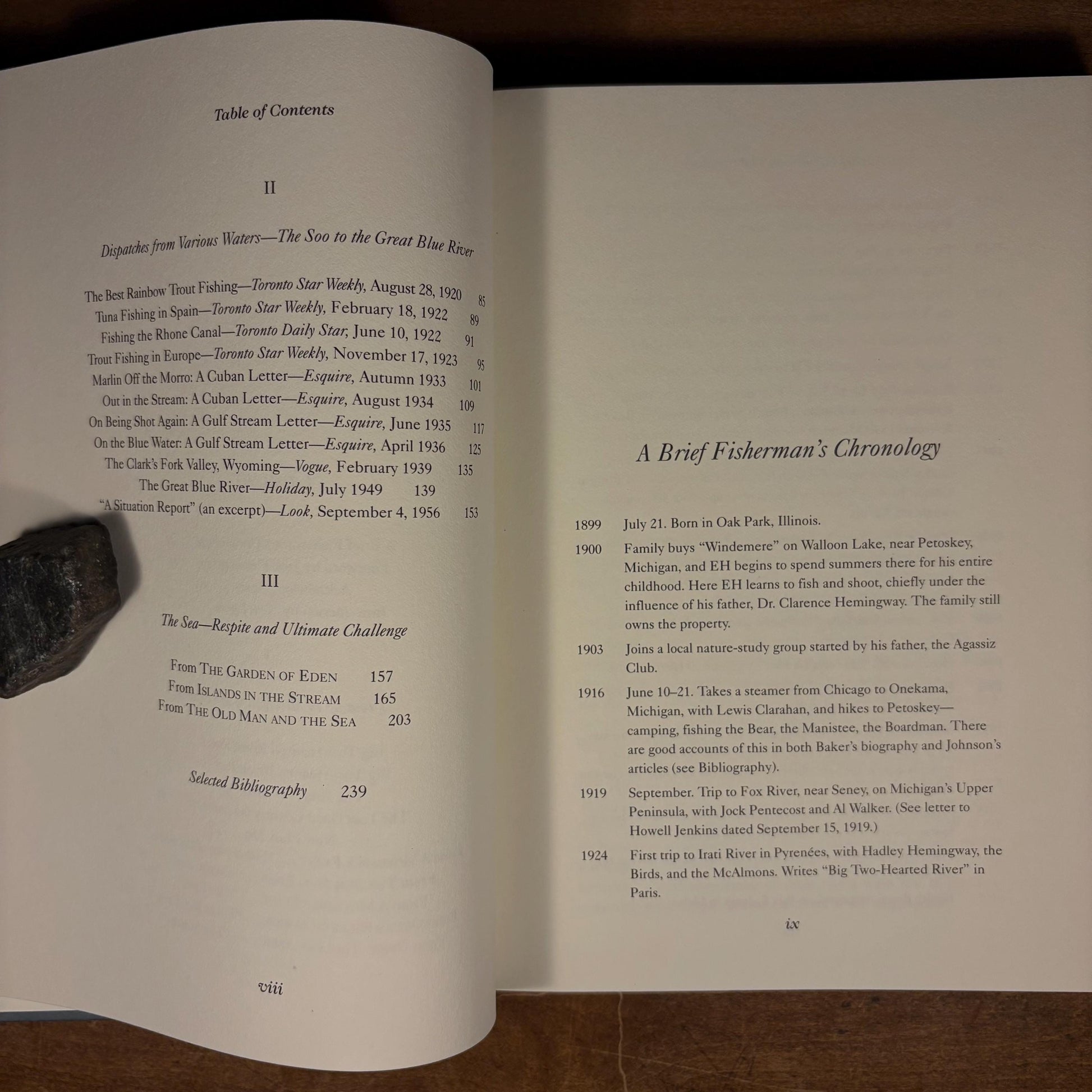 First Printing - Hemingway on Fishing / Ernest Hemingway (2000) Vintage Hardcover Book
