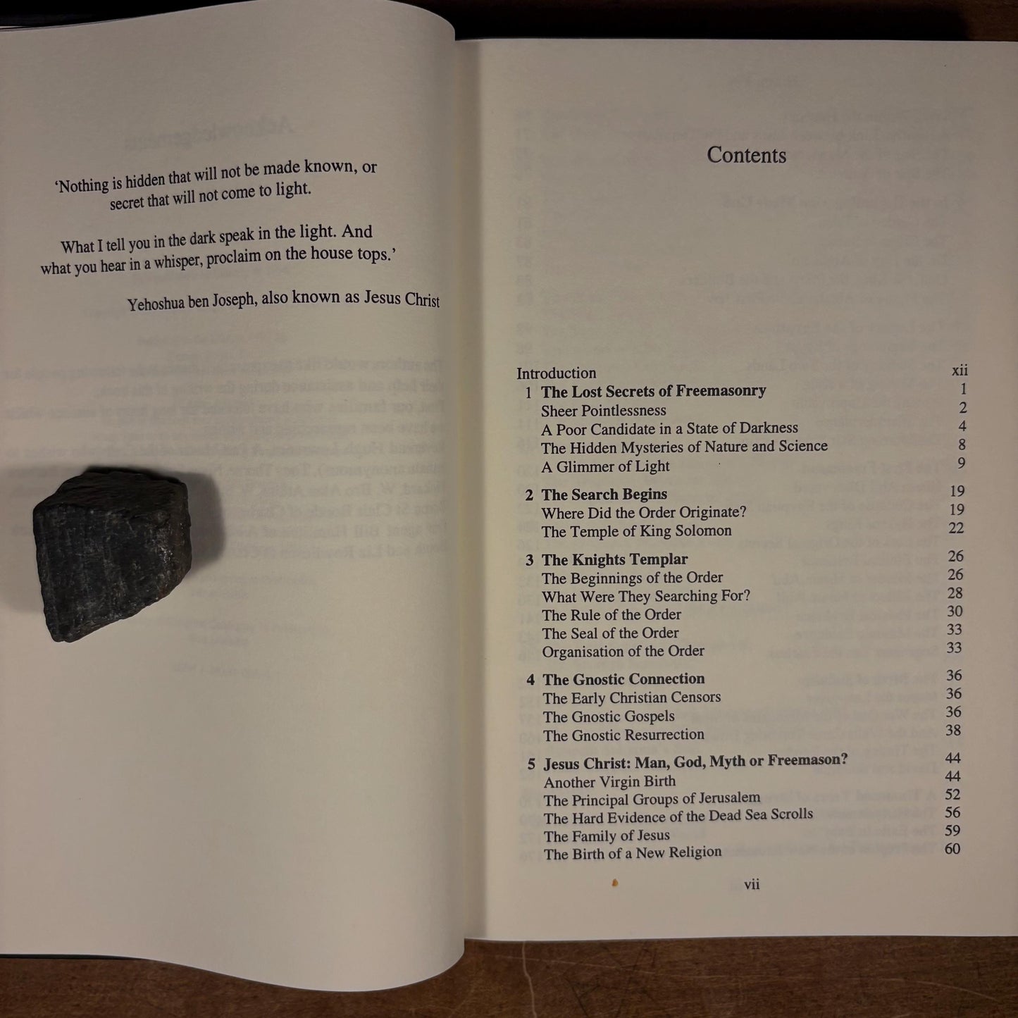 The Hiram Key: Pharaohs, Freemasons and the Discovery of the Secret Scrolls of Jesus / Christopher Knight, Robert Lomas (1997) Vintage Book