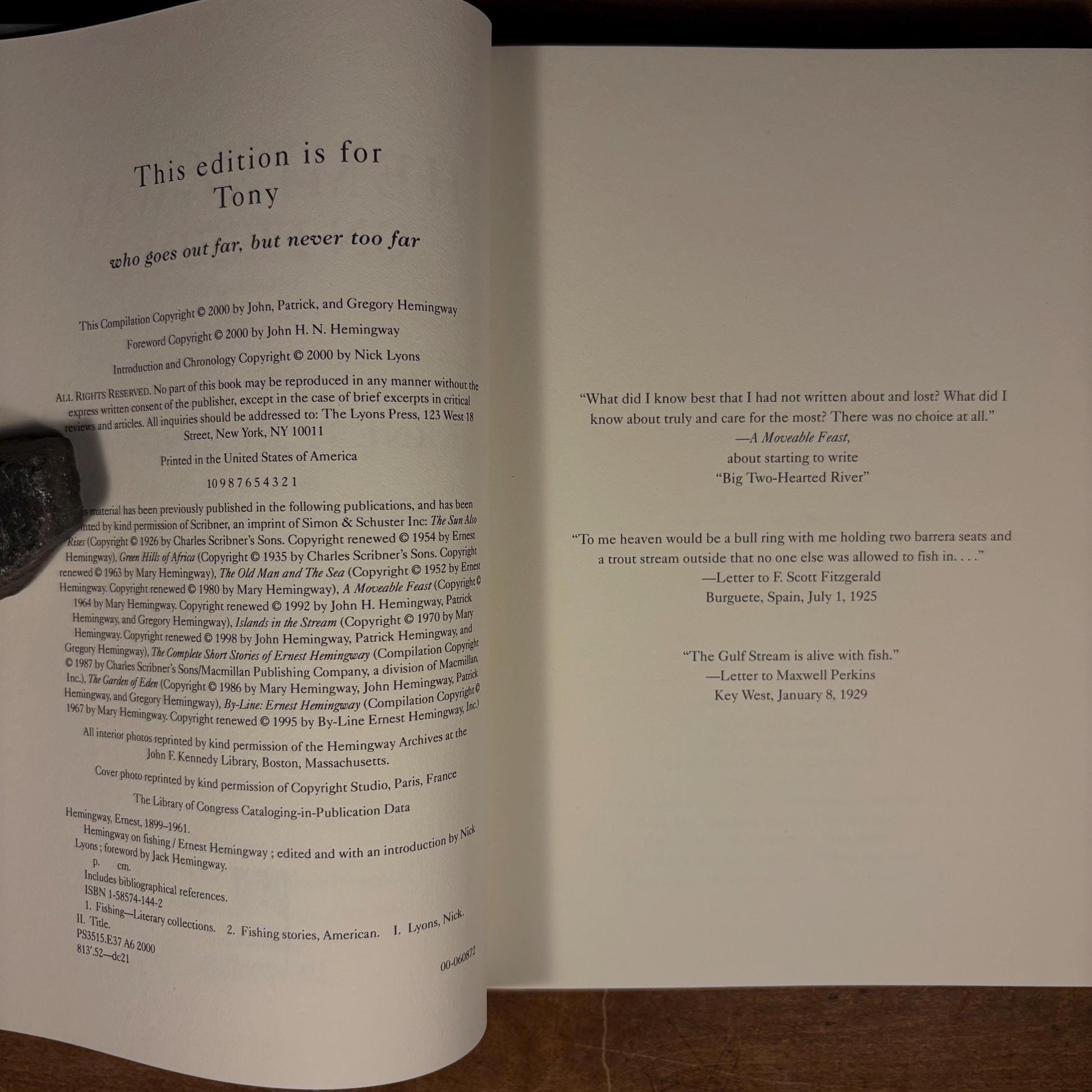 First Printing - Hemingway on Fishing / Ernest Hemingway (2000) Vintage Hardcover Book