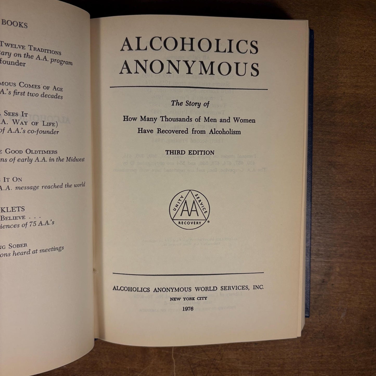 Third Edition - Alcoholics Anonymous (1988) Vintage Hardcover Book