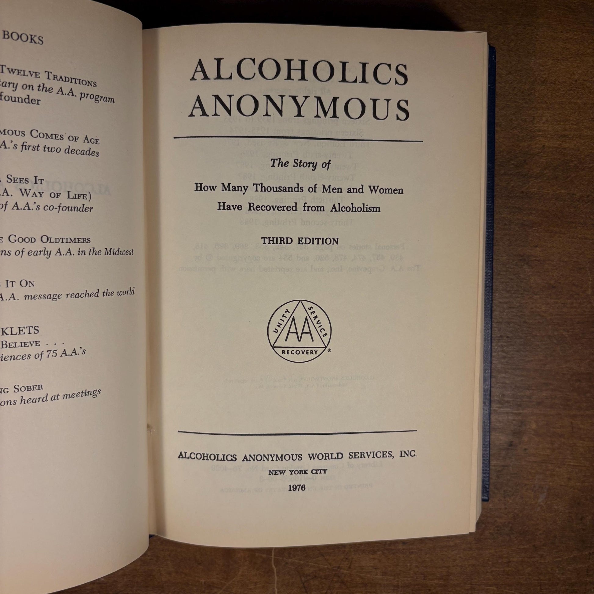 Third Edition - Alcoholics Anonymous (1988) Vintage Hardcover Book