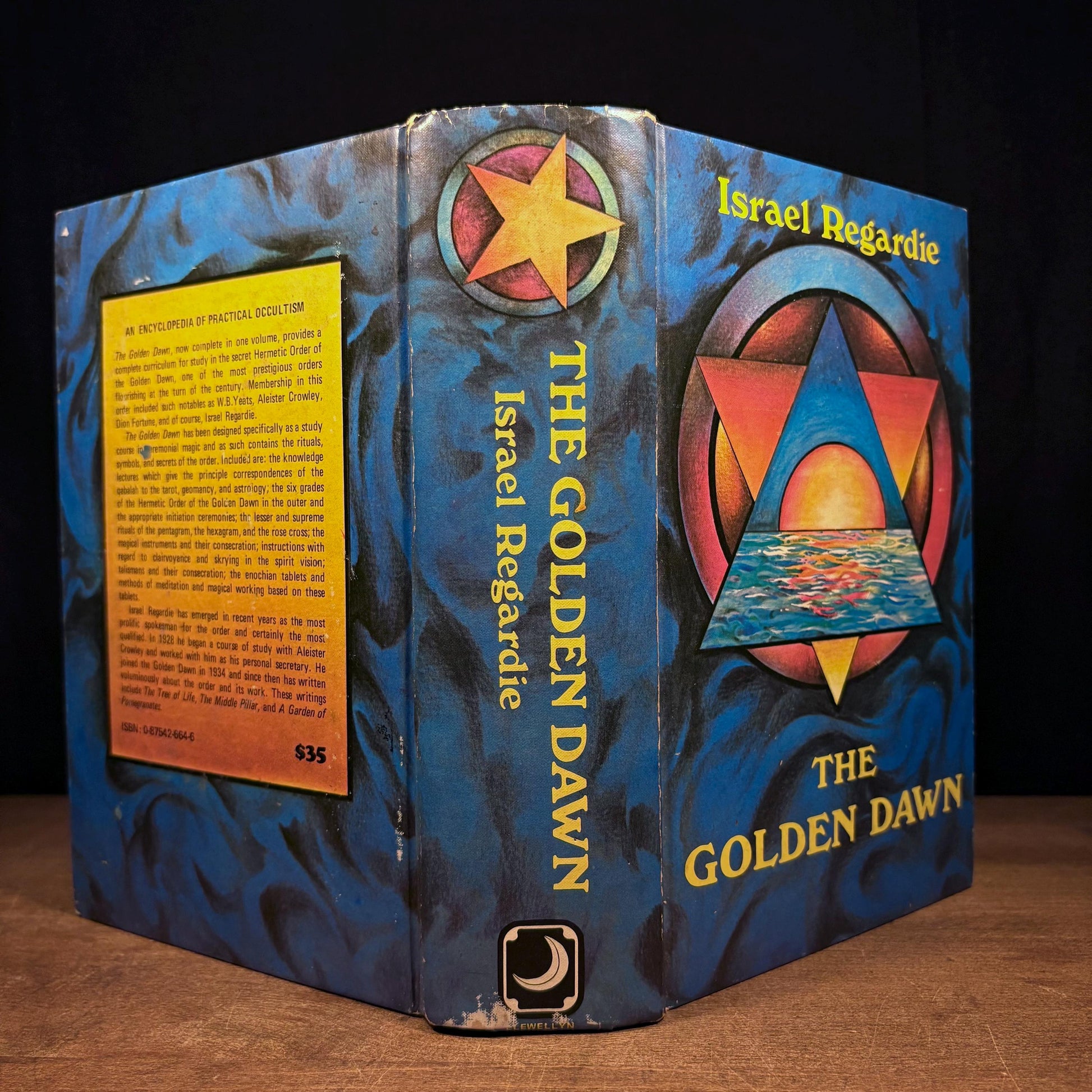 The Golden Dawn: An Account of the Teachings, Rites and Ceremonies of the Order of the Golden Dawn / Israel Regardie (1982) Vintage Book