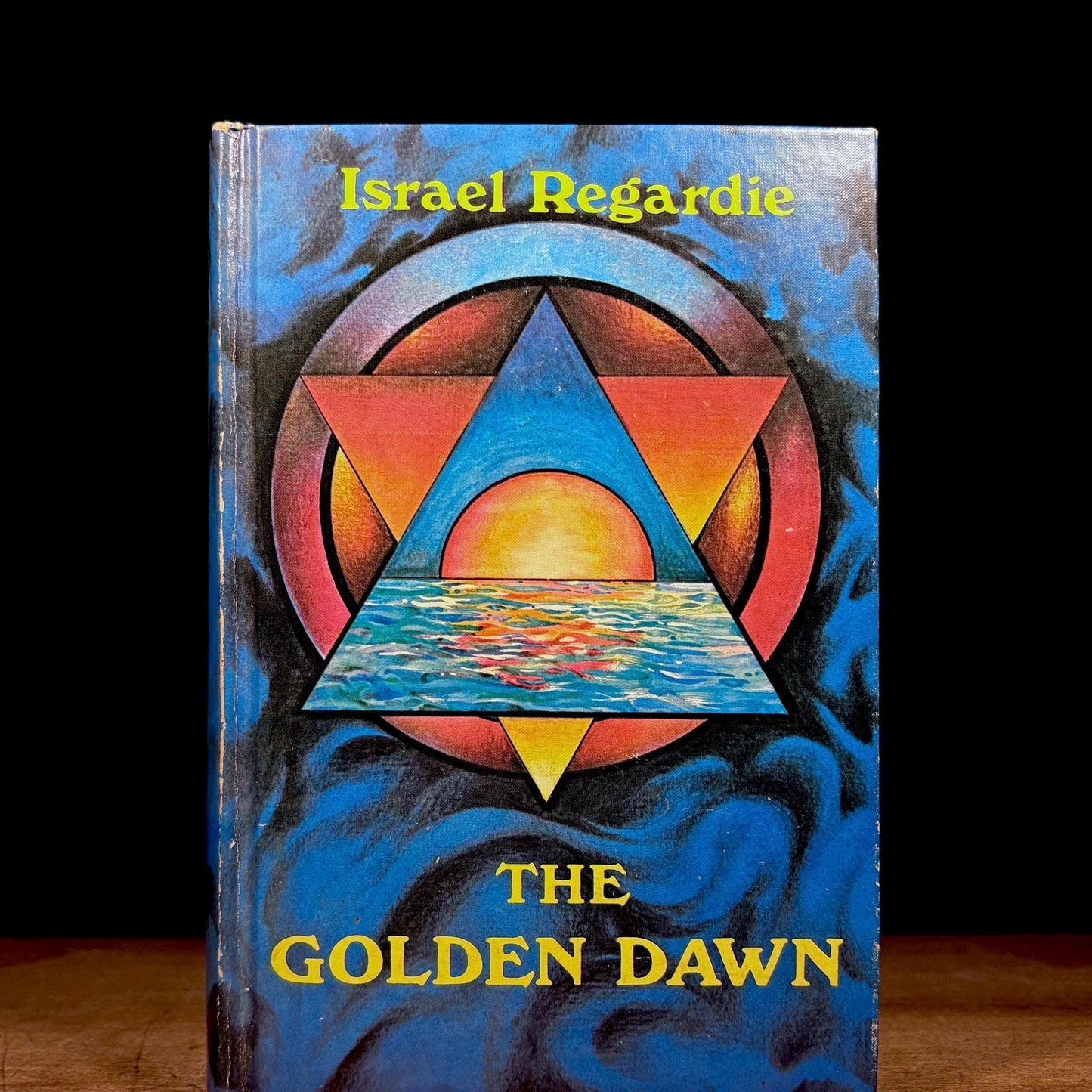 The Golden Dawn: An Account of the Teachings, Rites and Ceremonies of the Order of the Golden Dawn / Israel Regardie (1982) Vintage Book