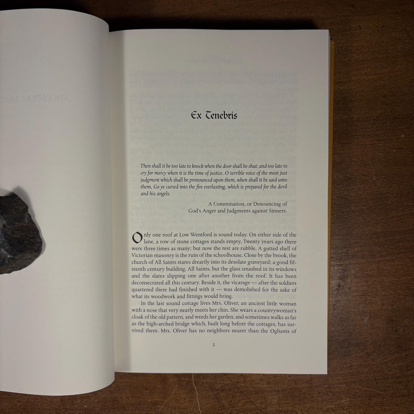 First Printing - Ancestral Shadows: An Anthology of Ghostly Tales / Russell Kirk (2004) Vintage Hardcover Book