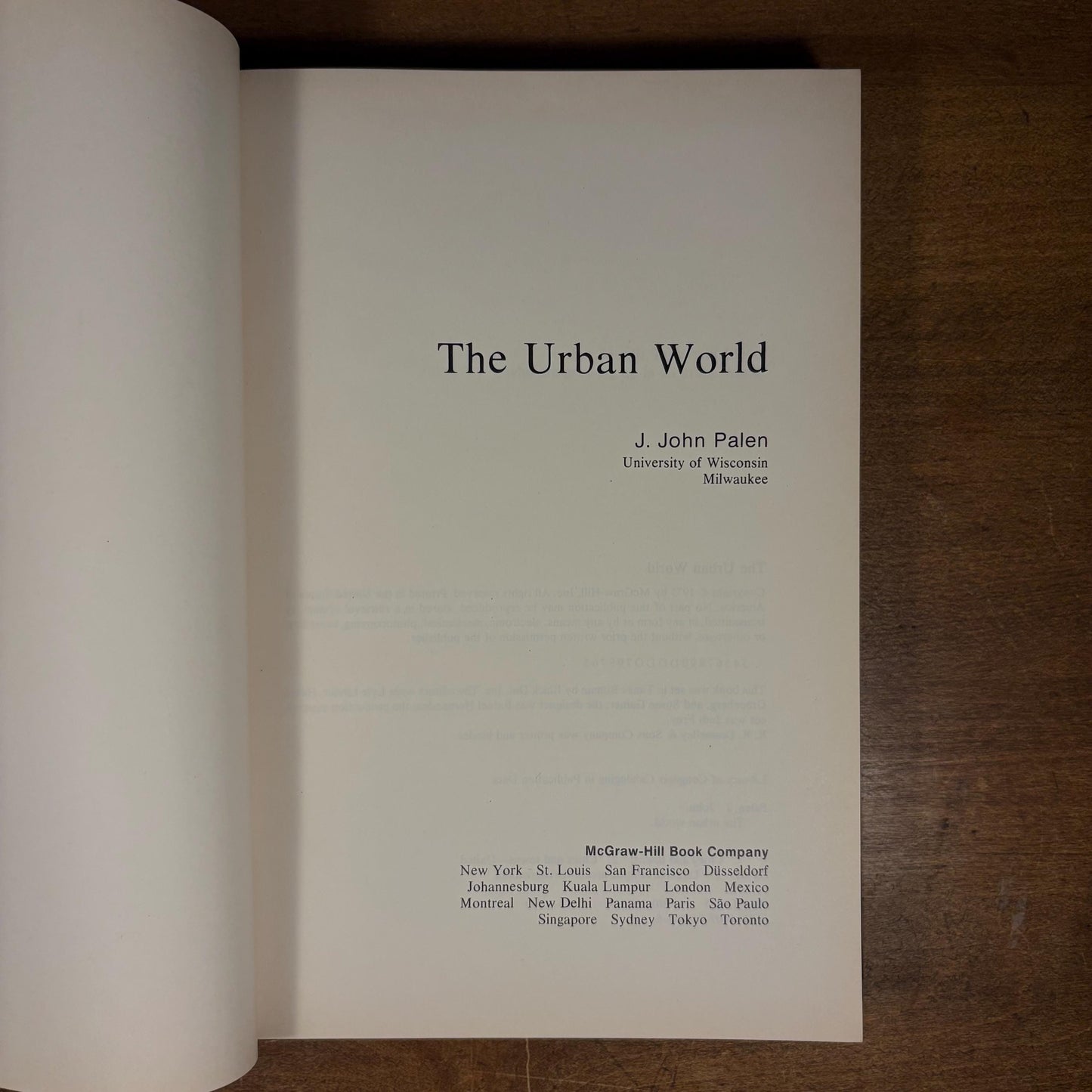 Early Printing - The Urban World / J. John Palen (1975) Vintage Hardcover Book