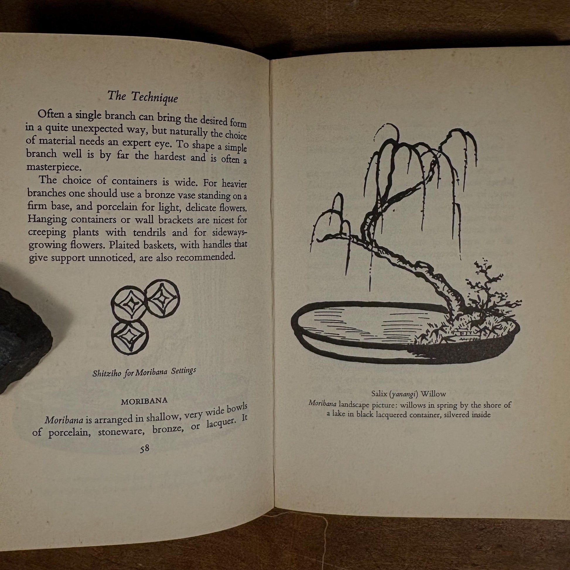 Zen in the Art of Flower Arrangement / Gustie L. Herrigel (1970s) Vintage Hardcover Book