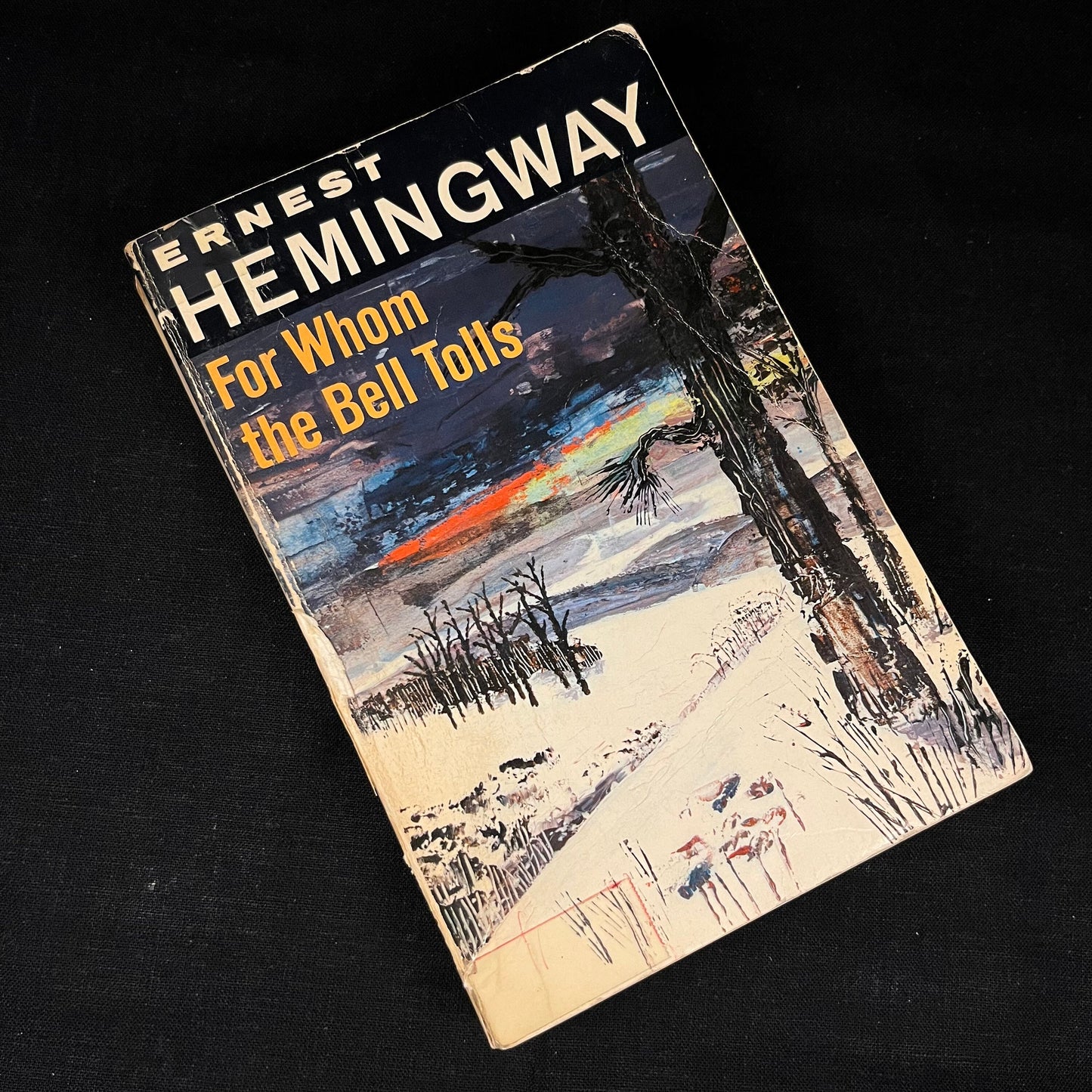 Vintage Ernest Hemingway Paperback Collection (1966-1972): For Whom the Bells Tolls, The Old Man and the Sea and others