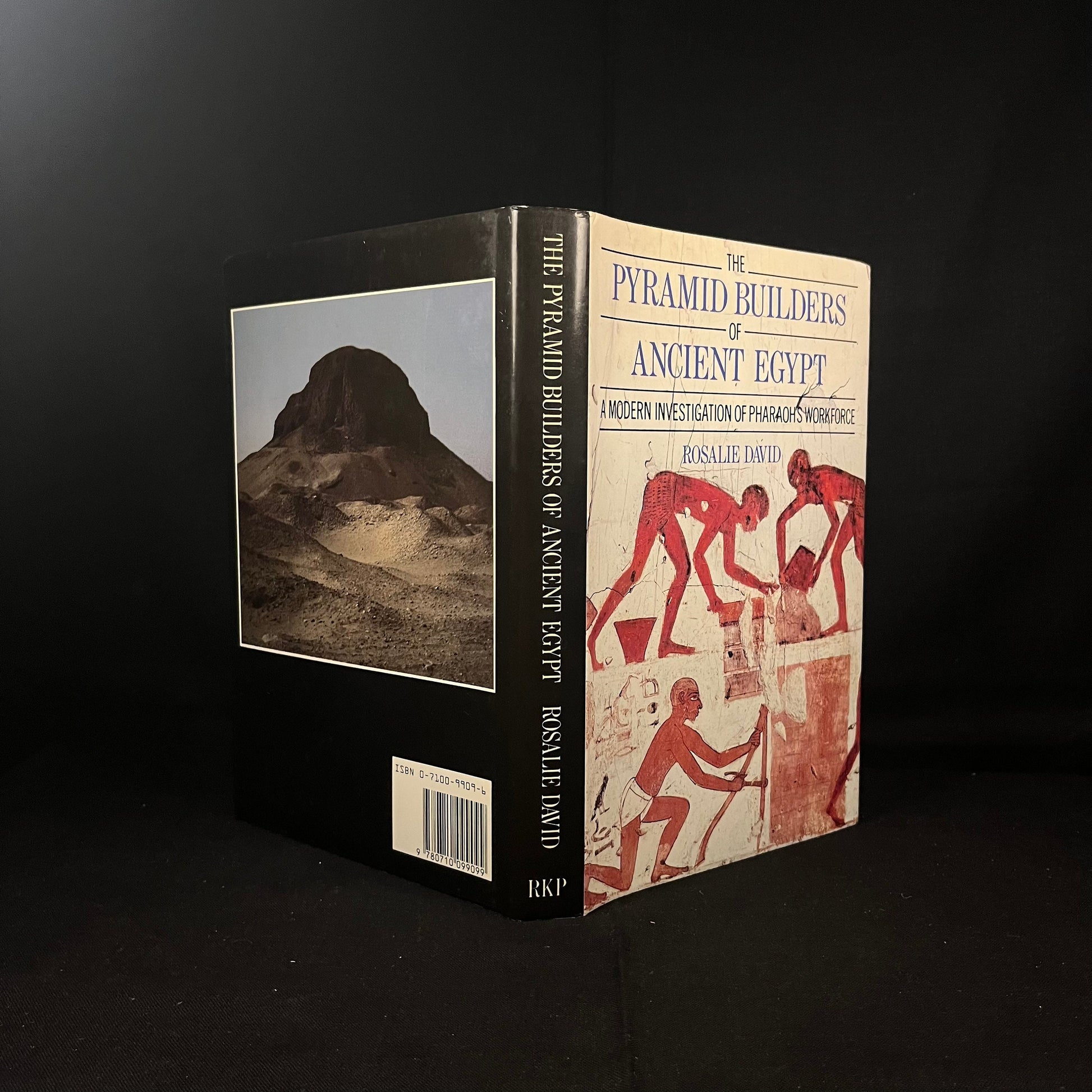 First Edition The Pyramid Builders of Ancient Egypt: A Modern Investigation of the Pharaoh’s Workforce by Rosalie David (1986) Vintage Book