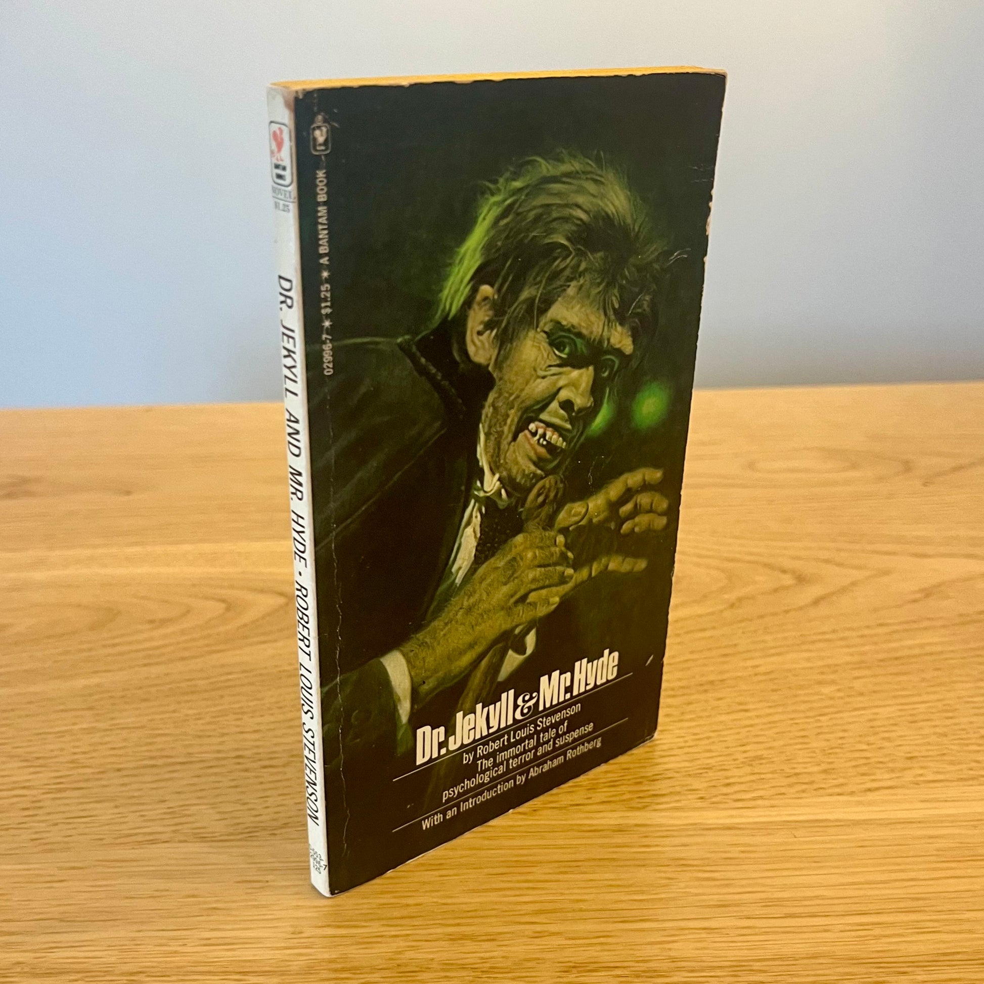 Dr. Jekyll & Mr. Hyde by Robert Louis Stevenson (1976) Vintage Paperback Book