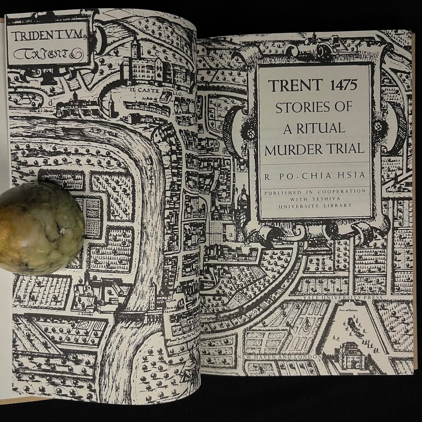 First Printing - Trent 1475: Stories of a Ritual Murder Trail by R. Po-chia Hsia (1992) Vintage Hardcover Book