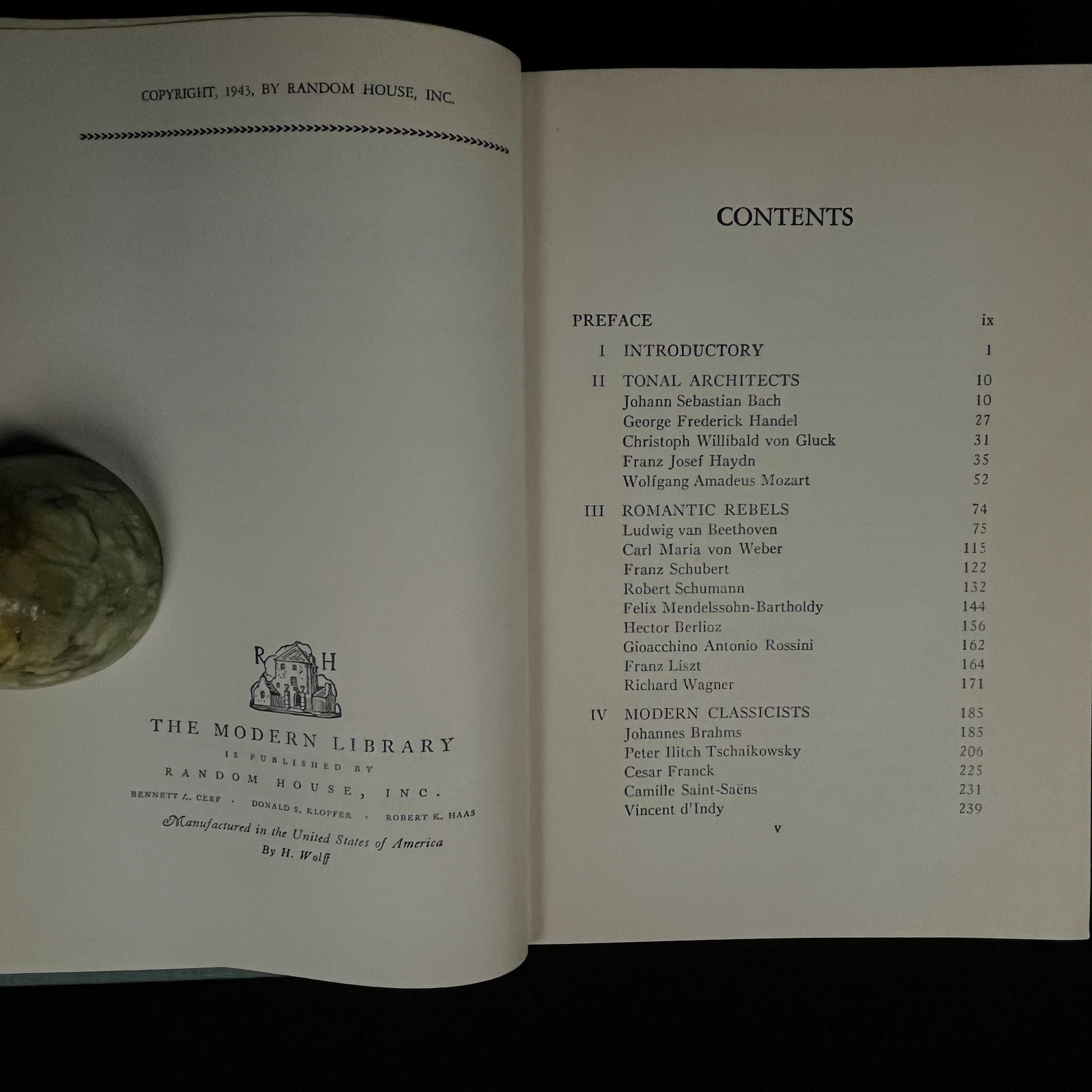 Modern Library - A Guide to Great Orchestral Music by Sigmund Spaeth (1943) Vintage Hardcover Book